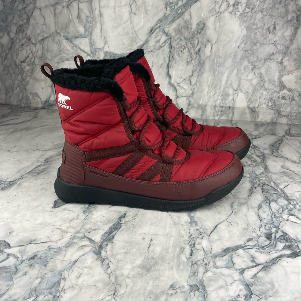 Sorel Whitney II Short Lace boot in Red Dahlia Size US 8
